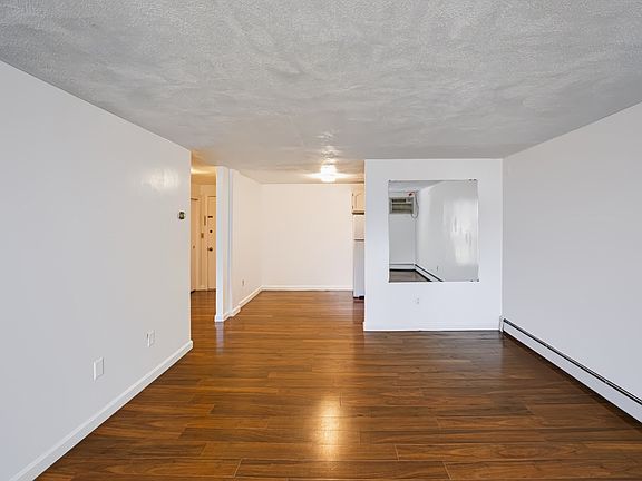4th image of 974-976 Main St #24