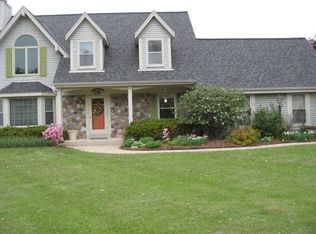 N4361 Oaklawn Rd, Iron Ridge, WI 53035