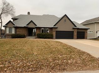 23 Ginger Cove Rd, Valley, NE 68064