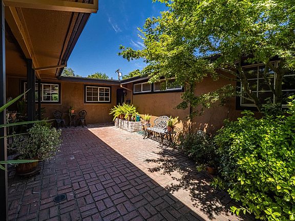 4th image of 4305 Laurelwood Way