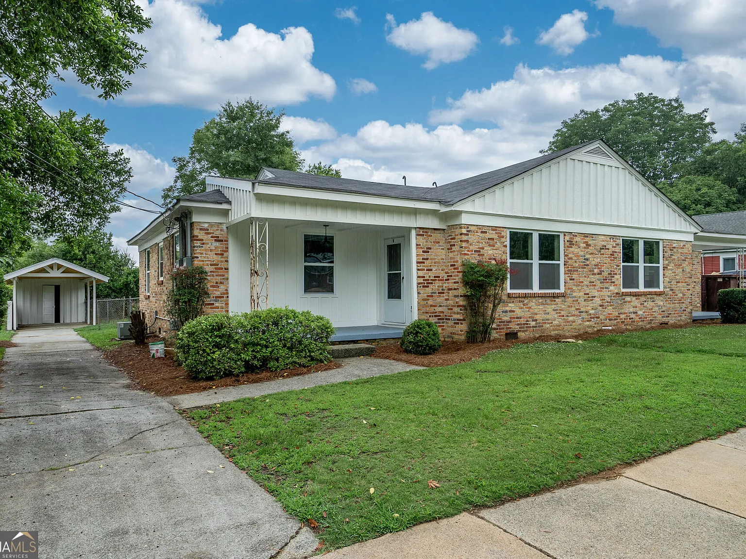 2 bed, 1.0 bath, 1062 sqft, $1,500 — Photo 1