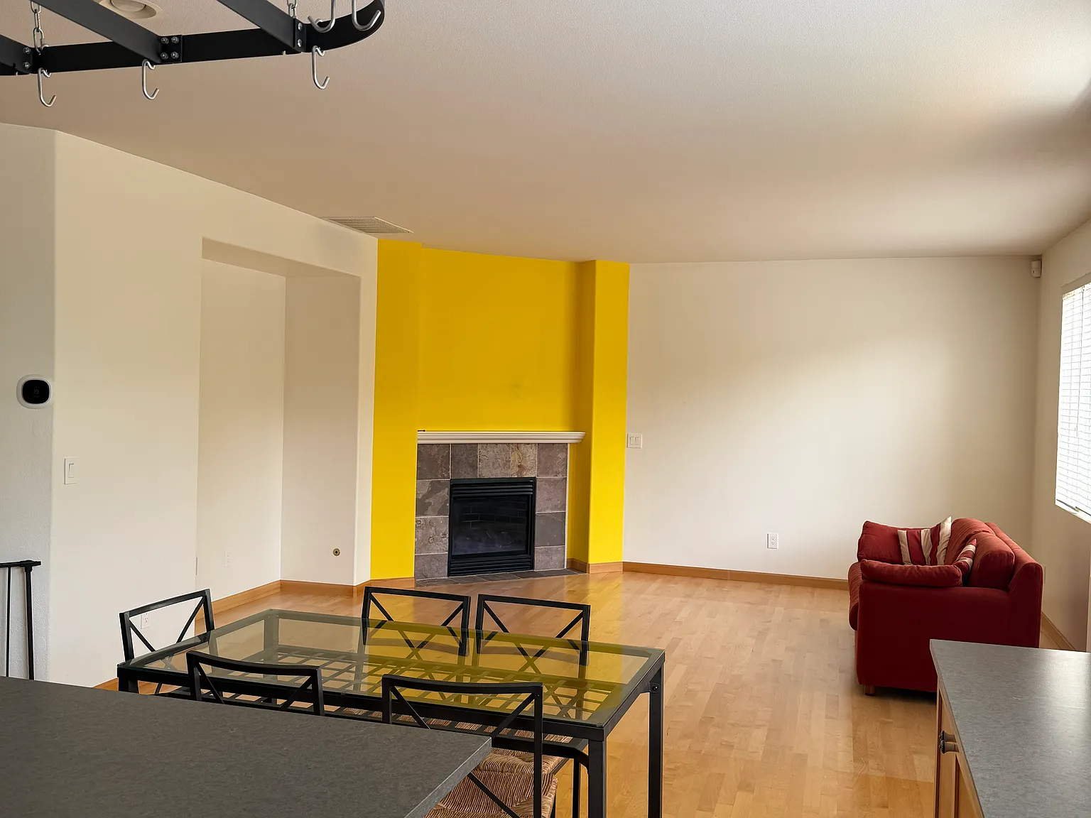 5 bed, 2970 sqft, $4,995 — Photo 4