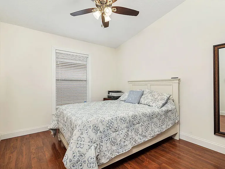 1304 Waterway Cove Dr — Photo 14