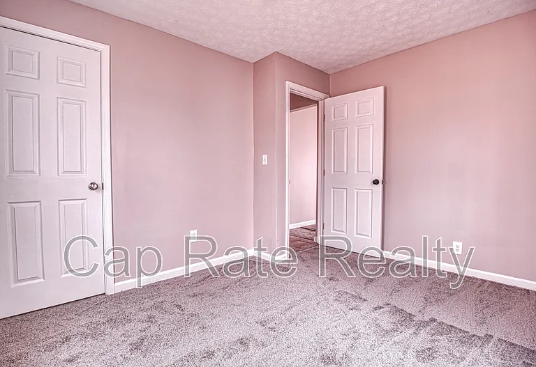 1143 Duxberry Ave — Photo 10