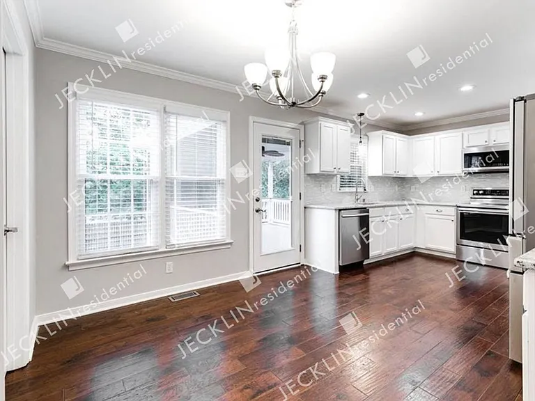 2628 Hillgate Ct — Photo 8