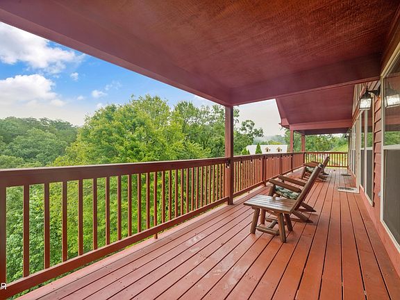 4th image of 1029 Shadow Ridge Dr