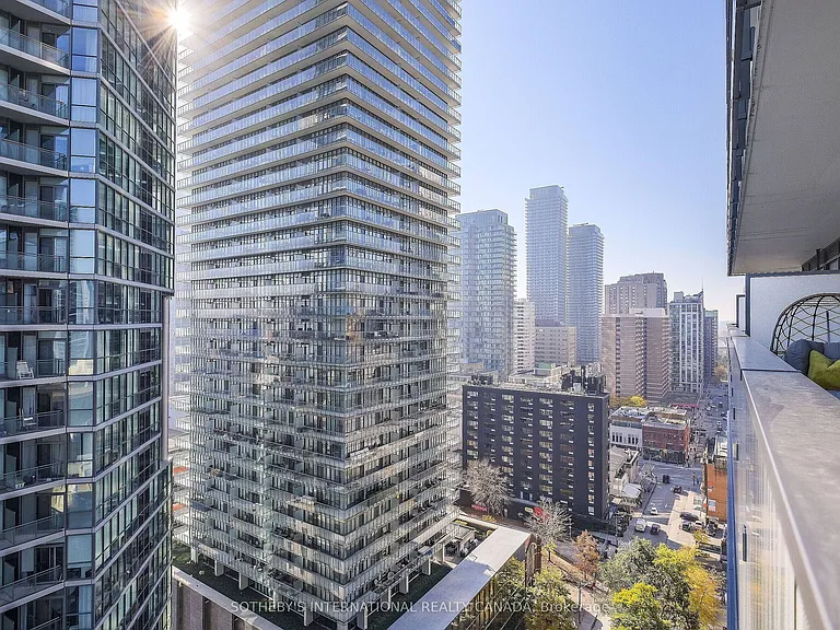 42 Charles St E #1702 — Photo 26