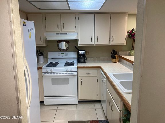 4th image of 151 Club House Blvd