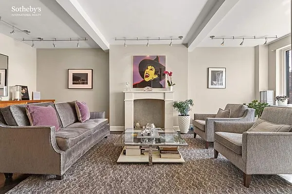 Sold by Sotheby's International Realty | media 3