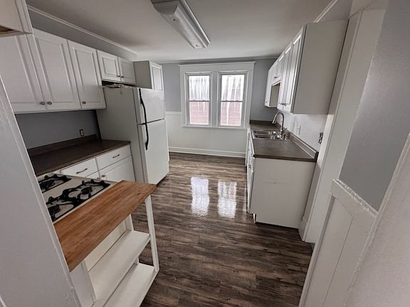 3rd image of 1104 Tamarack Ave NW #2