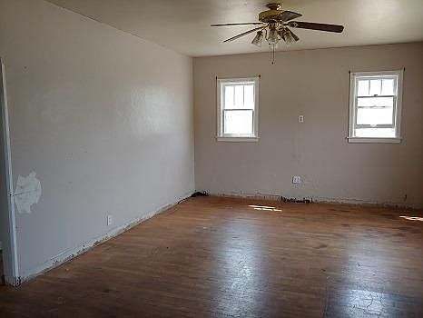 2nd image of 505 N Fossil St