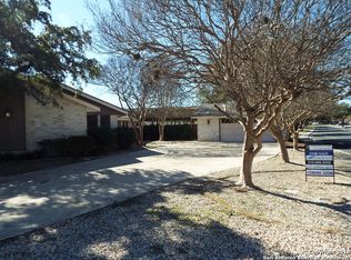 6130 Windrock Dr, Windcrest, TX 78239