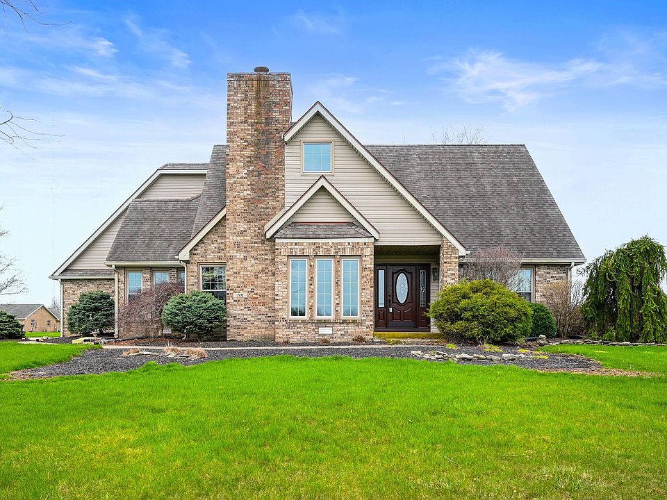 1st image of 92 W Golf Brook Dr