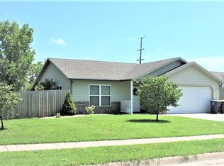 820 Butterfield Rd, Manhattan, KS 66502