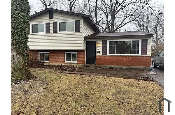 4910 Majestic Dr E photo 1