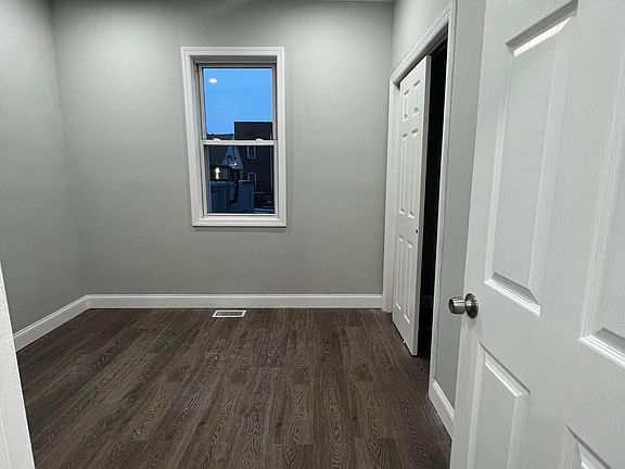 5th image of 75 Gaston Ave #1
