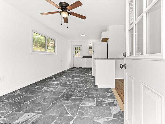 5th image of 2334 School House Rd