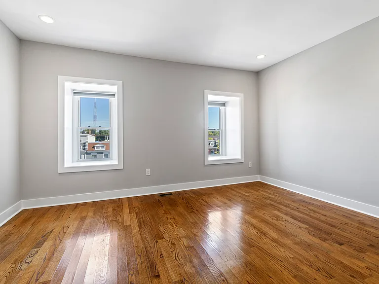 2118 4th St NE #3 — Photo 9