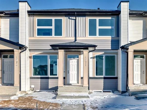 1971 W McCaskill Dr, Crossfield, AB T0M 0S0