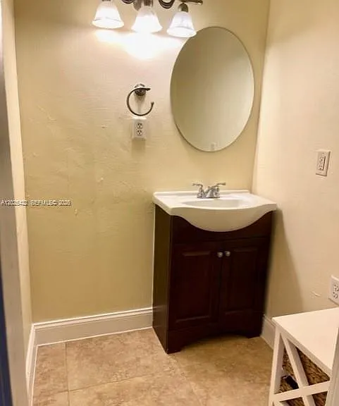 720 N 64th Ave — Photo 21