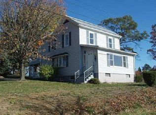 51 Ridersville Rd, Berkeley Springs, WV 25411