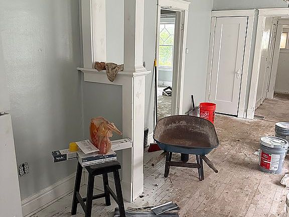 4th image of 4612 E 27th St