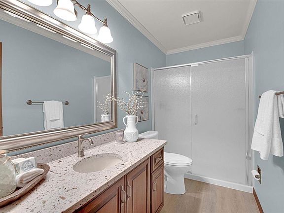 5th image of 1105 Martin Manor Pl