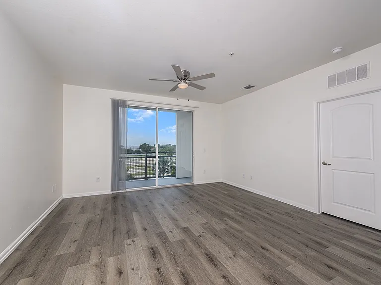 Mosaic Westshore Apartments — Photo 23
