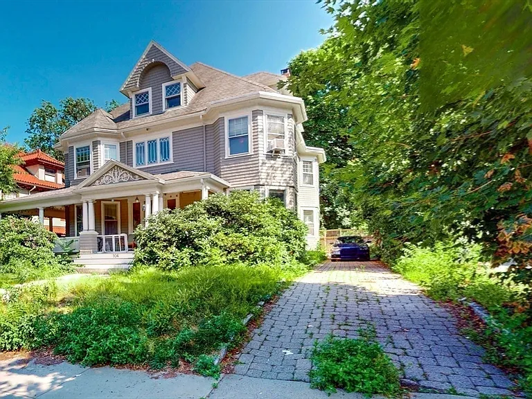 104 Englewood Ave — Photo 32