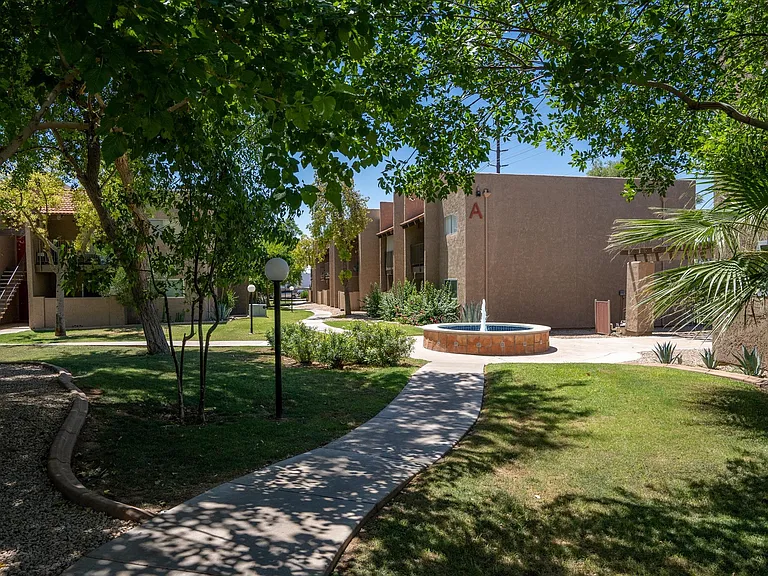 5525 E Thomas Rd #B11 — Photo 35