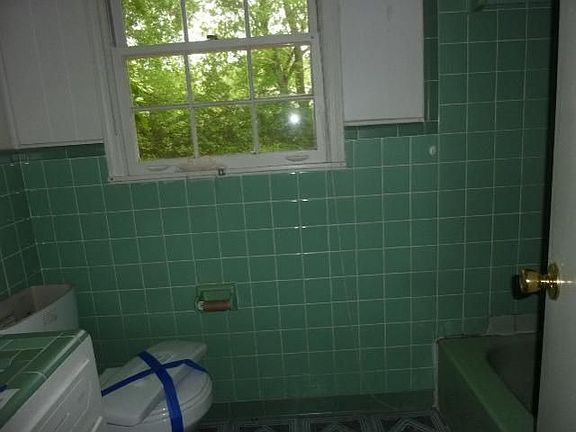 5th image of 2642 Gladlane Dr
