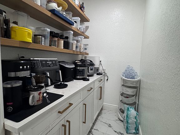 5th image of 1505 Pine Way