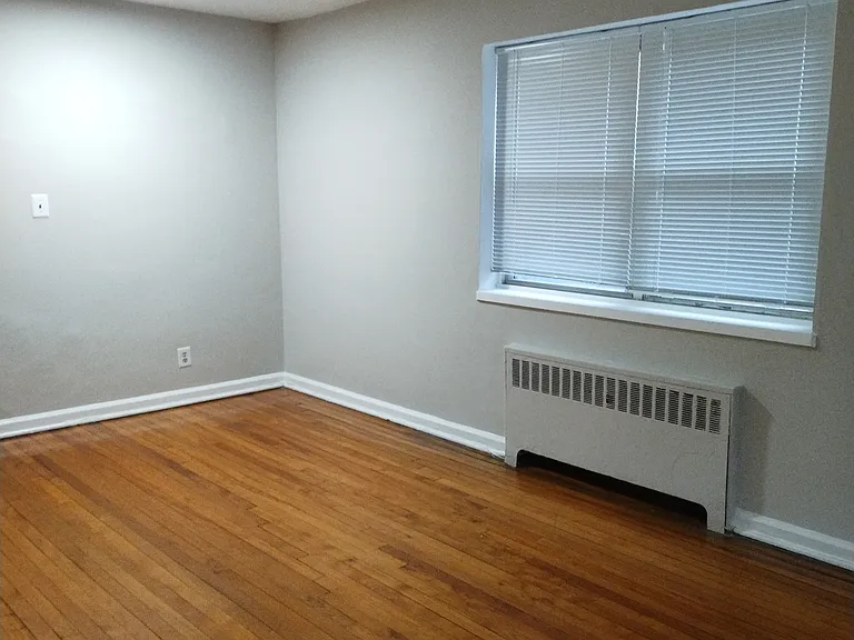 320 S Broadway #P1 — Photo 6