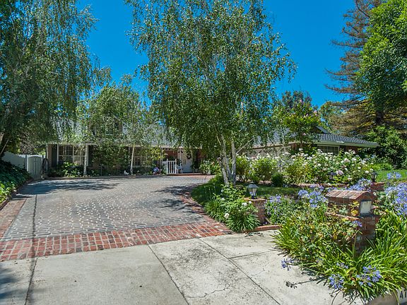 3rd image of 4735 Poe Ave