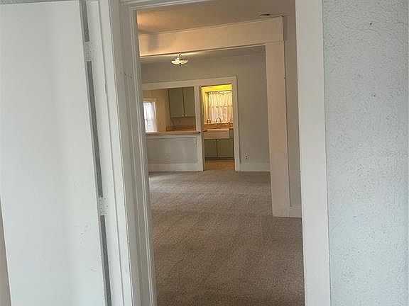3rd image of 551 E 9th Ave