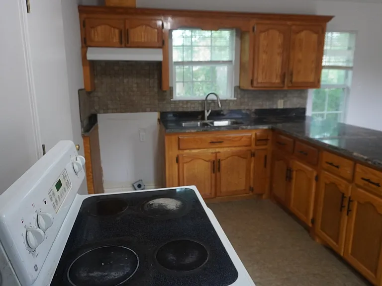 1306 N Moorefield Rd — Photo 3