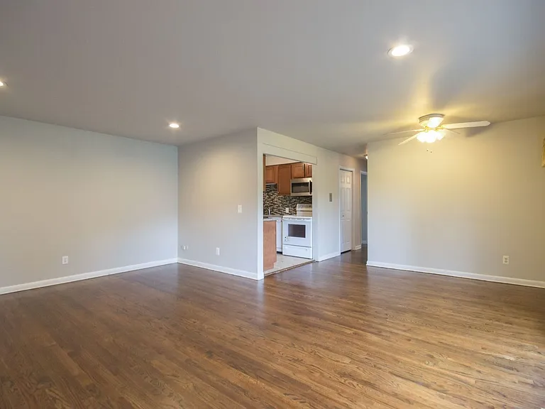 33354 Kingslane Ct — Photo 16