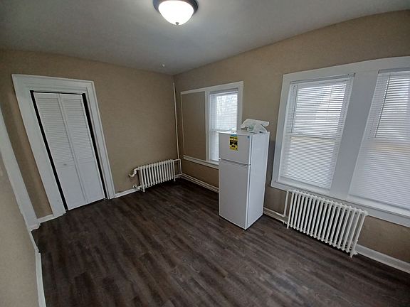 3rd image of 1332 Minnehaha Ave W #2