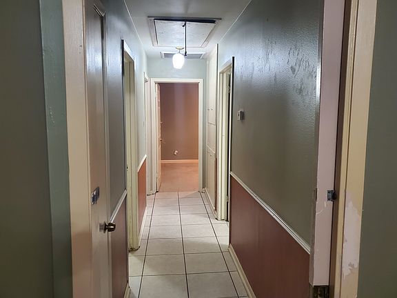 2nd image of 8527 Glenaire St