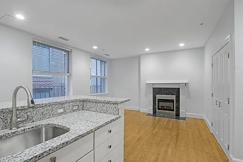 140 Boylston St #8 Photo 1