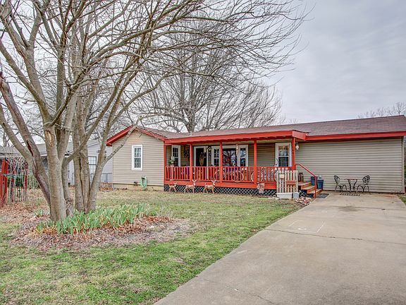 2nd image of 144 Greenbriar Cir