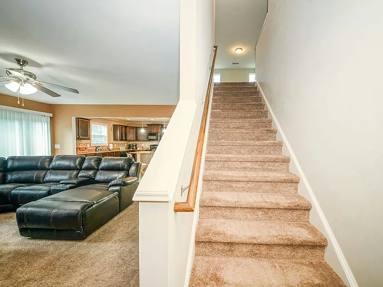 258 Loop Rd — Photo 2