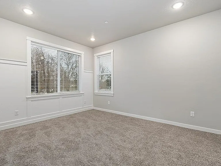 Latitude 40 One Bedroom