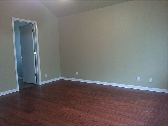 5th image of 900 San Vicente Dr