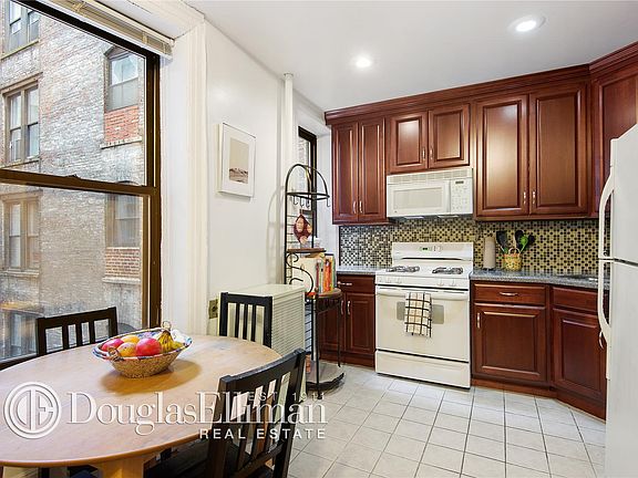 5th image of 237 W 109th St APT 1D