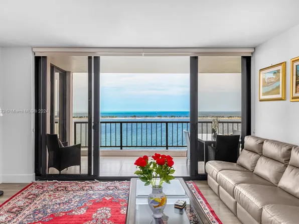 1581 Brickell Ave APT 1002, Miami, FL 33129