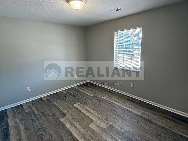 31 Hurley St #15 — Photo 4