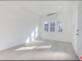 825 N Hobart Blvd #825, Los Angeles, CA 90029