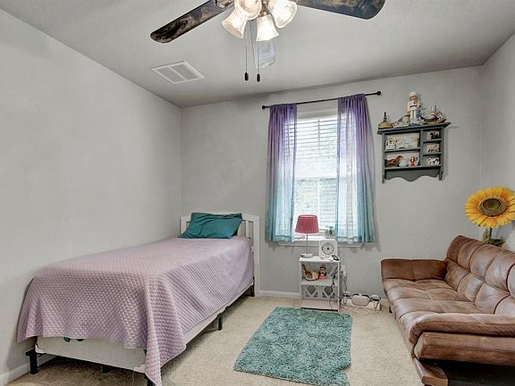 5th image of 215 Wild Cat Dr #215