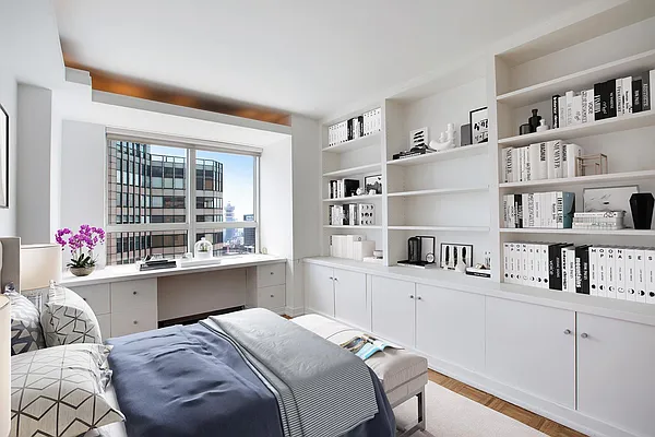 Sold by R New York | media 20